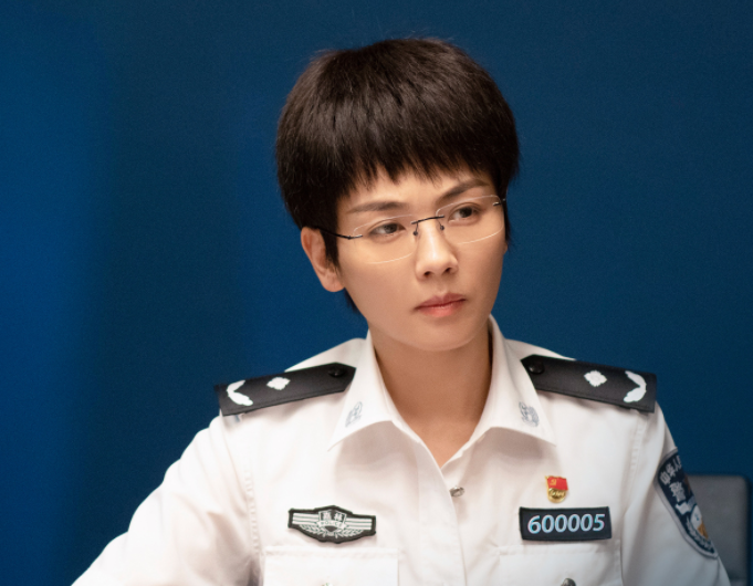 赵今麦|开播口碑大爆,和肖战黄景瑜“抢”热搜,赵今麦新剧凭啥这么拽