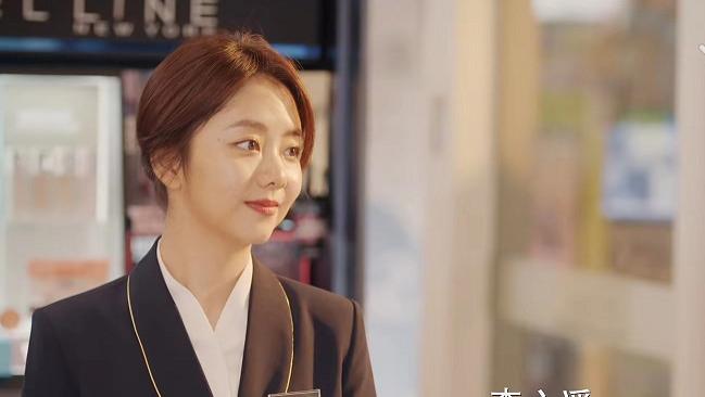 谭松韵|谭松韵新剧仅播2集，冲到榜单第1，与翟子路上演怨种姐弟，好抢眼