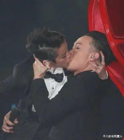 周一围|这6位明星婚后的行为真放肆，结了婚还没有分寸感