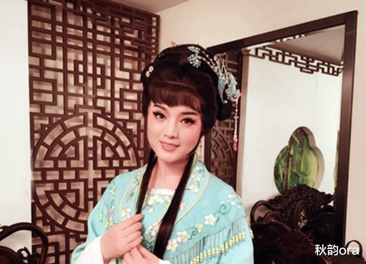 白雪|歌手白雪：中年离异后，二婚再嫁小8岁老公，如今事业爱情两头旺