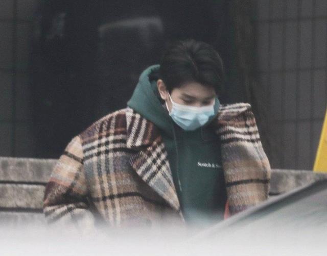 张小斐|春晚第二次联排：张小斐外套过万，朱一龙穿校服，宋茜像肉松面包