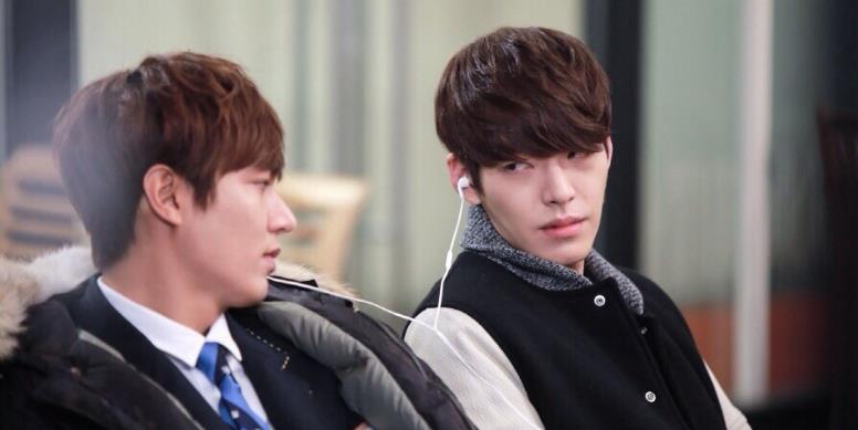 金宇彬|金宇彬秀女友视角长腿 长相不主流曾被骂丑 与申敏儿巴黎浪漫约会