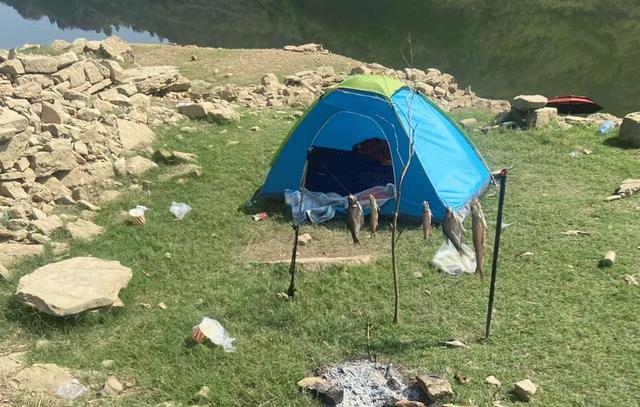 贵阳|因为疫情，贵阳小伙子约朋友钓鱼结果被困近20天成了荒野求生