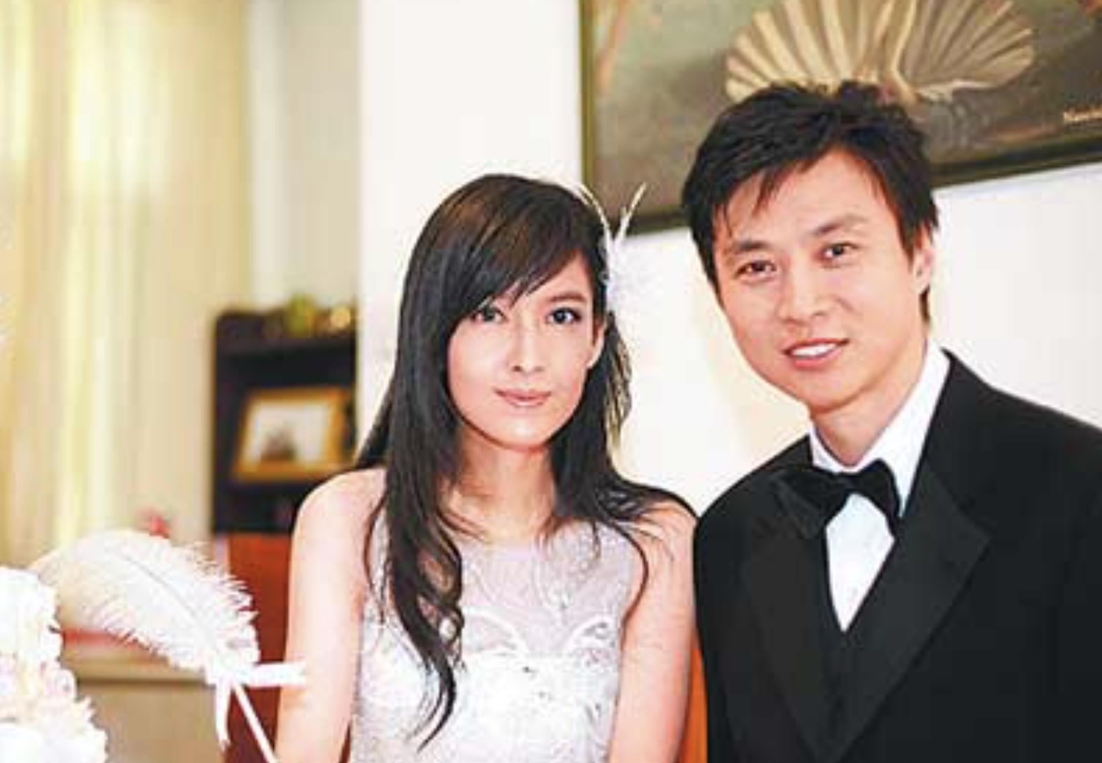 王浩信|娱圈10位超级渣男，有人和女友要分手费，有人把原配逼得出家