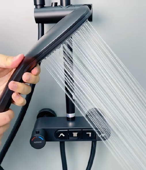 我国整个智能家居的发展仍处于起步阶段 智能电视 智能电灯 智能窗帘和智能卫浴等产品层出不穷