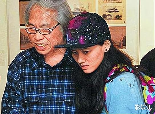 李坤城|娱乐圈“爷孙恋”现状：8年后，小40岁女友被“折磨”成这样