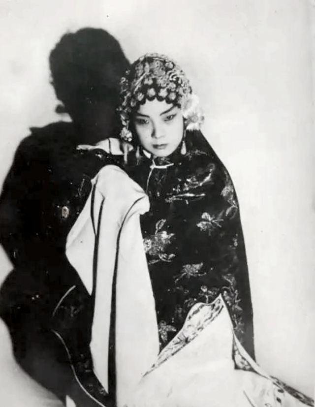 京剧|京剧名家新艳秋从学习程派到建国后一直受排挤，直到暮年才被认可