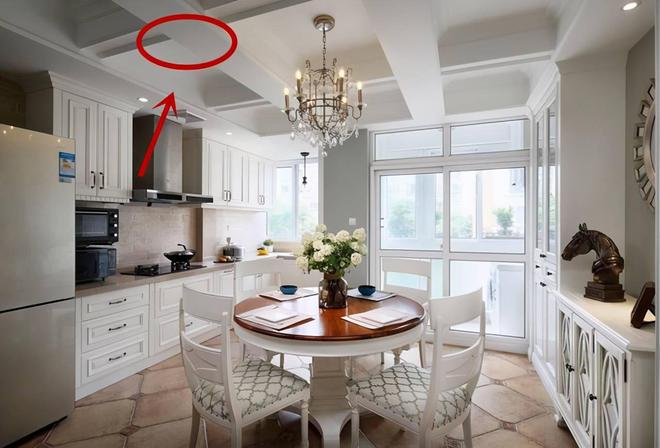 客厅有横梁如何处理?砸掉大费周章!这样设计好机智!