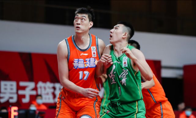 郭艾倫|付豪打北京26+1，卻被郭艾倫嚴(yán)厲批評(píng)，遼籃“內(nèi)訌”楊鳴喜出望外