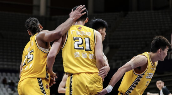 奥卡福|绝了！两战32分16板！NBA探花秀真炸啊！他真能成CBA第一中锋