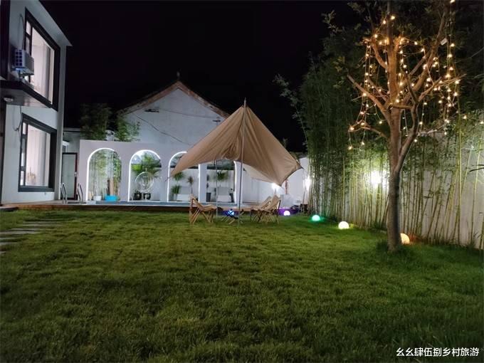 |北京平谷金海湖半山渡民宿,不出京实现海岛梦,湖景房的马尔代夫