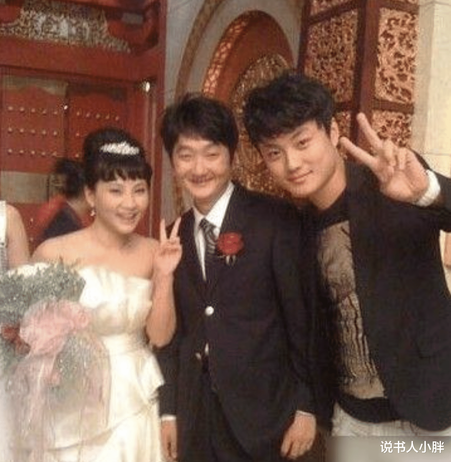 董洁|潘粤明和董洁离婚8年，她带儿子苦度光阴，他摆脱抑郁收获真爱