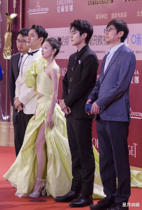 周冬雨|一线女星恋情疑曝光!线索直指周冬雨刘昊然,二人相差5岁引热议