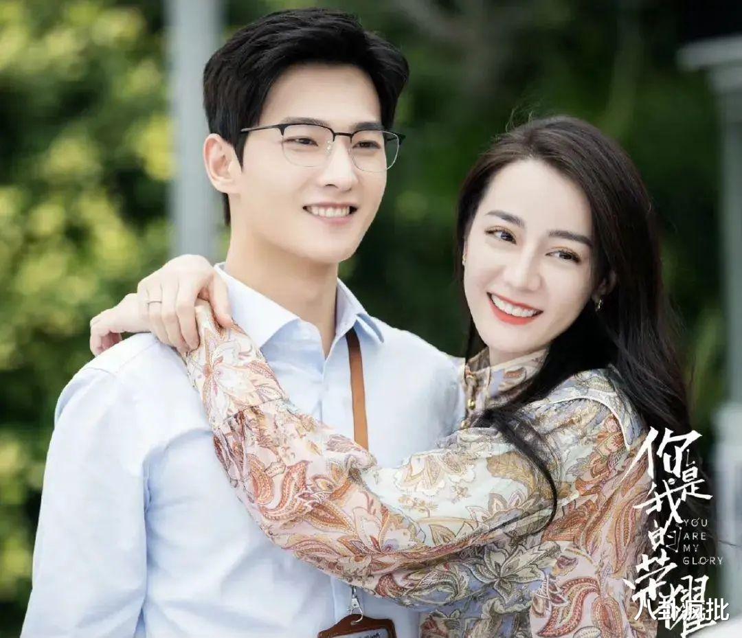 向佐|小胡静实锤向佐?杨洋热巴秀恩爱?贾乃亮无底线?郭碧婷无自由?