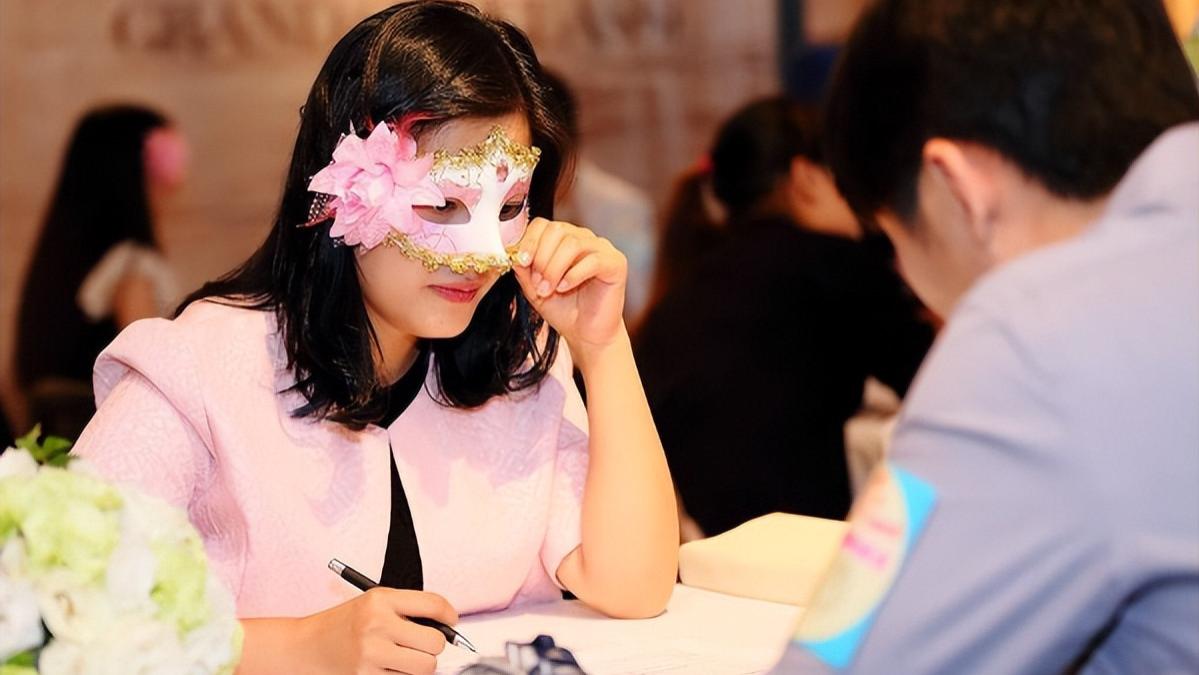 上海大龄女博士征婚，标准让人看了都觉得可笑，网友：自己过吧