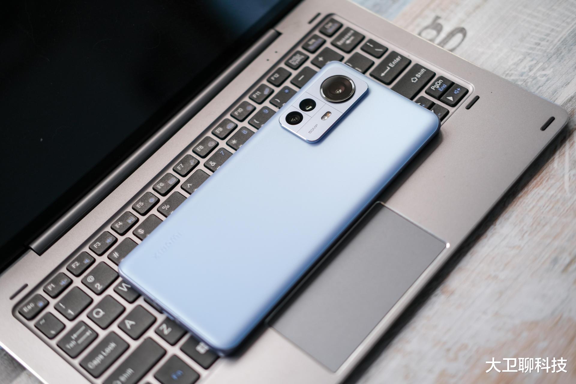 旗舰机|预算充足还是优先考虑旗舰机，这三款可闭眼入，买手机别太省钱