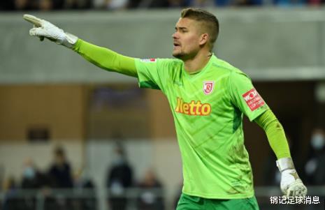 德甲|26岁前还在混半职业联赛,31岁加盟德甲豪门,他堪称足坛励志哥