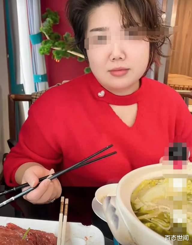 武穴网红出轨,原配跳江自杀,一儿两女家财万贯,群众砸鸡蛋泄愤