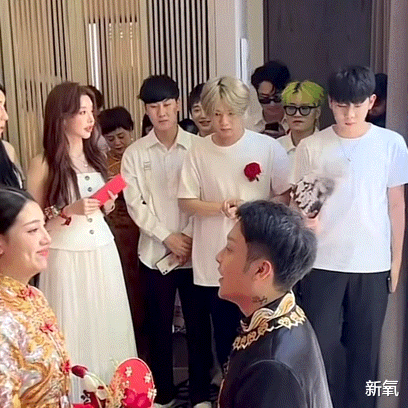 殷世航|小猪先生婚礼嘉宾阵容强大，夺笋网友：看你怎么一见钟情