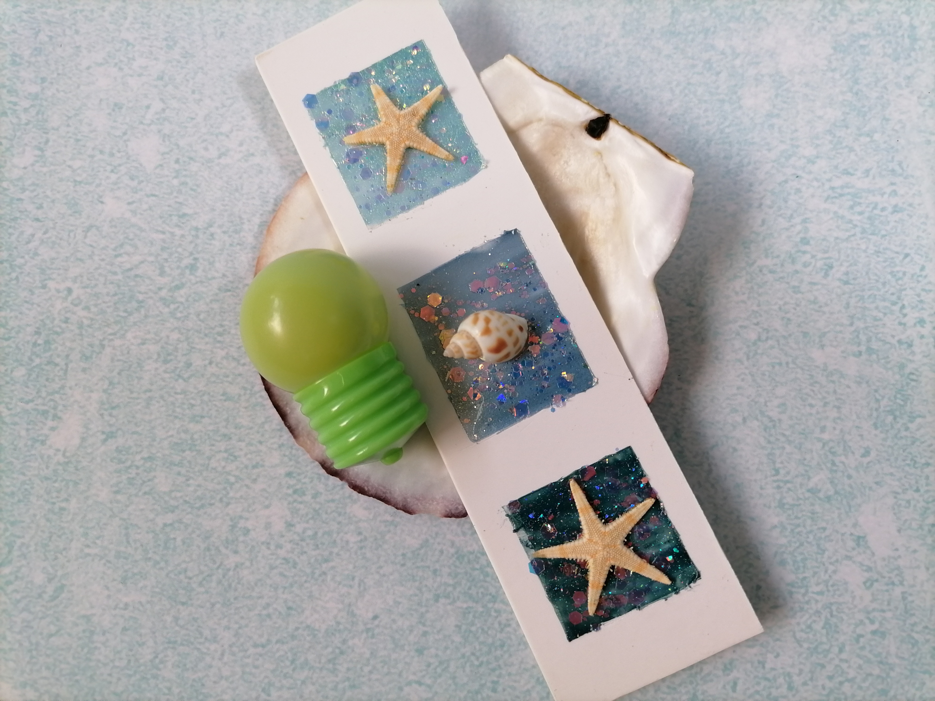 金光闪烁的沙滩,简洁的海洋风格,低成本手工装饰画