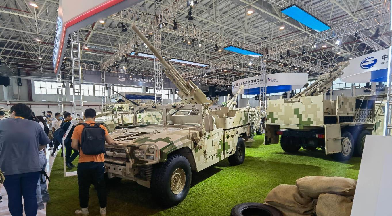 新型82毫米速射炮，安装光电观瞄仪，性能实现全面提升