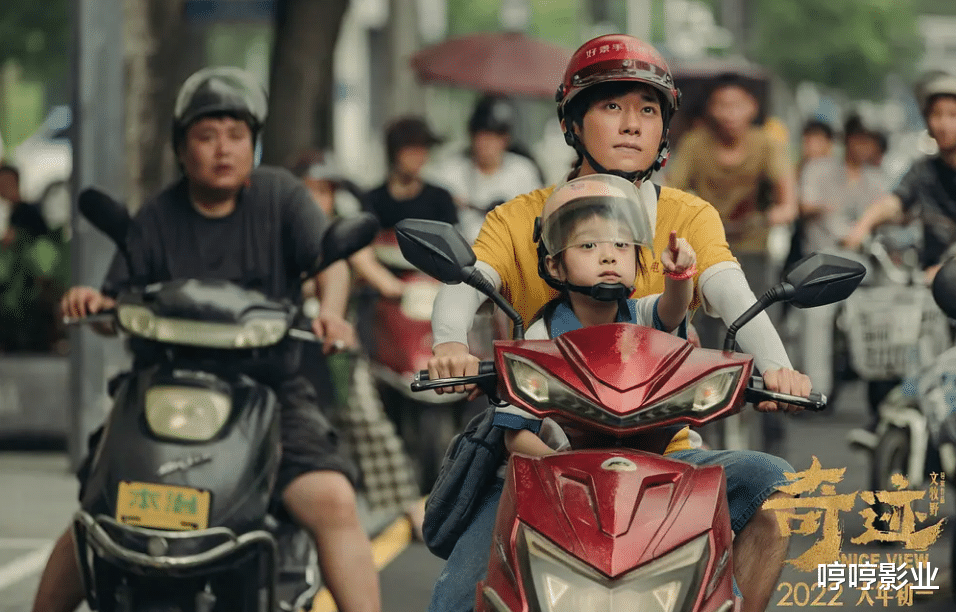 易烊千玺|易烊千玺22岁化茧成蝶,独自扛起十几亿票房