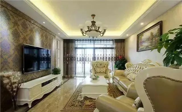 新房套内127平，装修前后花了26万，一进门玄关隔断漂亮极了！