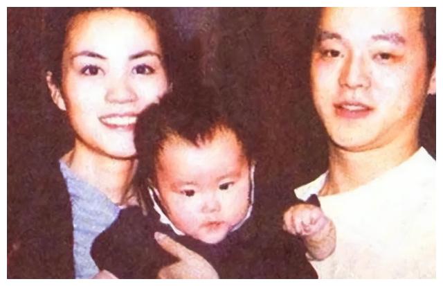 王菲|秃头、油腻，身材走形的窦唯，当初凭什么俘获天后王菲？