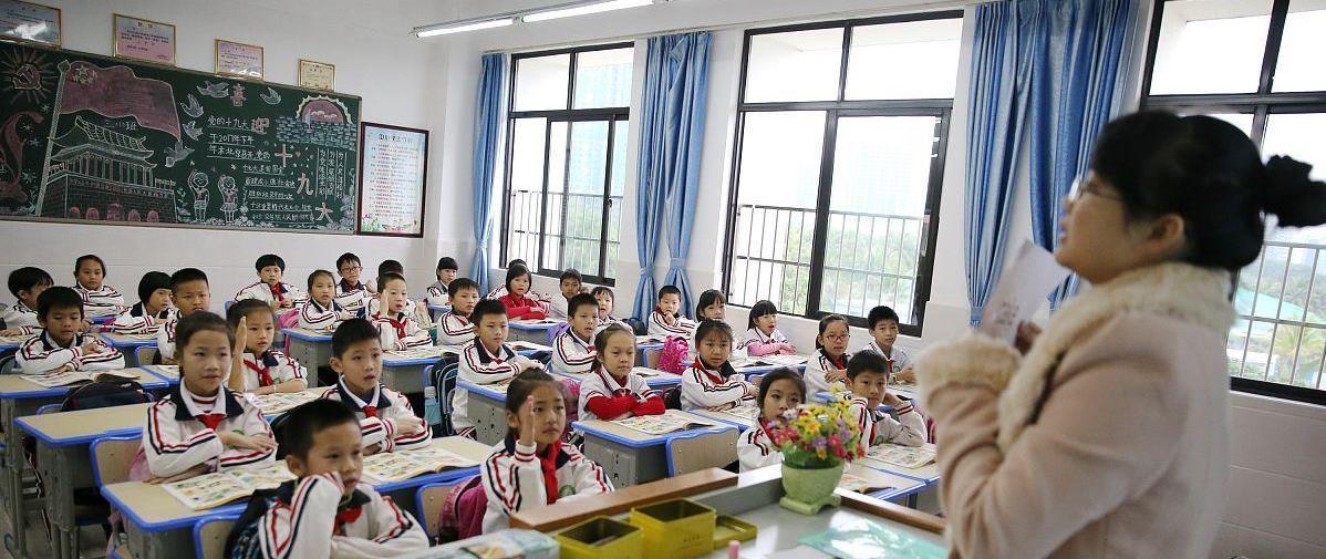 多地落实教师退出机制，或将带来了四大负面问题，家长：必须调整