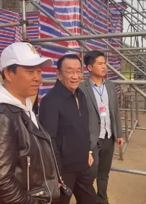 侯耀华|相声大师侯耀华参加商演，要价30万，五万成交，笑对镜头无架子
