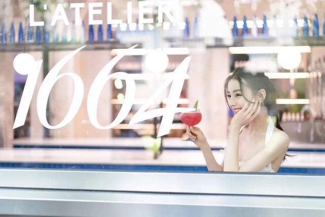 吉他|左手鲜花，右手1664，与迪丽热巴一起收获夏日浪漫