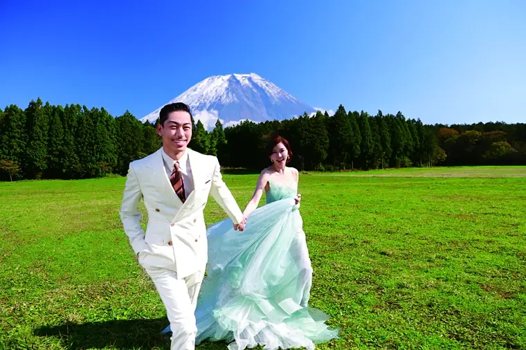 林志玲|林志玲丈夫激动发文庆祝日本队晋级，要在一岁儿子抓周仪式放足球