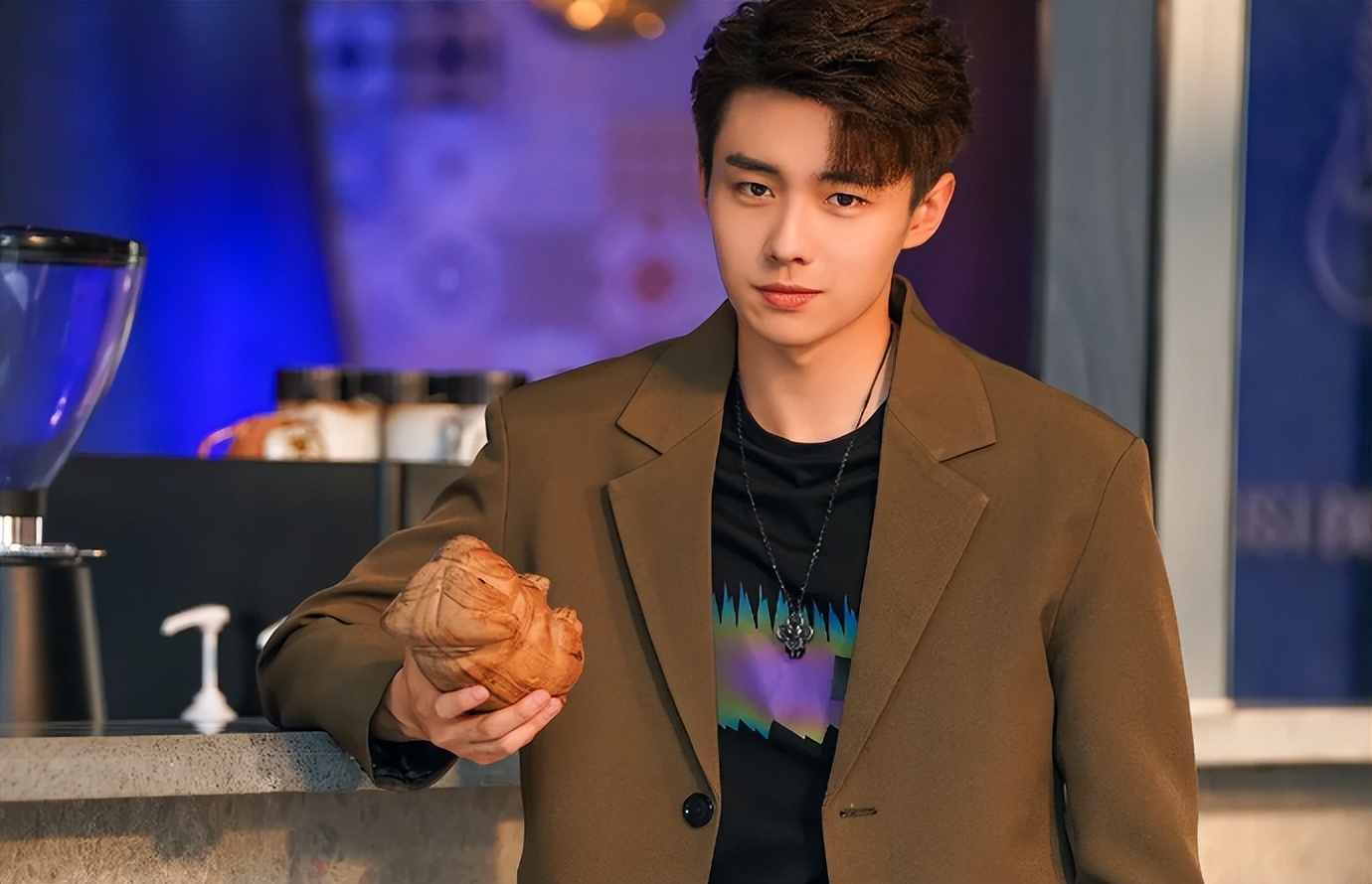 我的卡路里男孩|翟子路《我的卡路里男孩》开播，拿下榜单第一，男女主演技惊艳