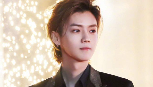 关晓彤|关晓彤成功考取公务员，肖战也开始备考了，明星也想混进体制内？