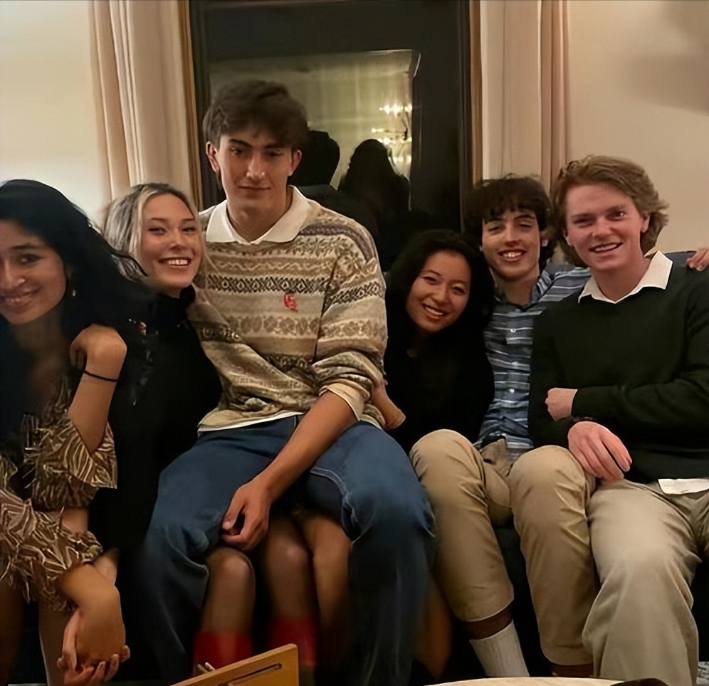 谷爱凌|坐其大腿，溜冰场公然亲吻！谷爱凌男友身份揭开，LV公子输得不冤