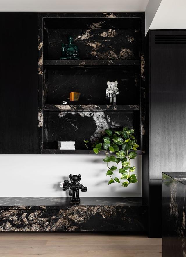 280㎡两层大宅,高级灰+大理石、时尚与简约融合,我梦寐以求的家