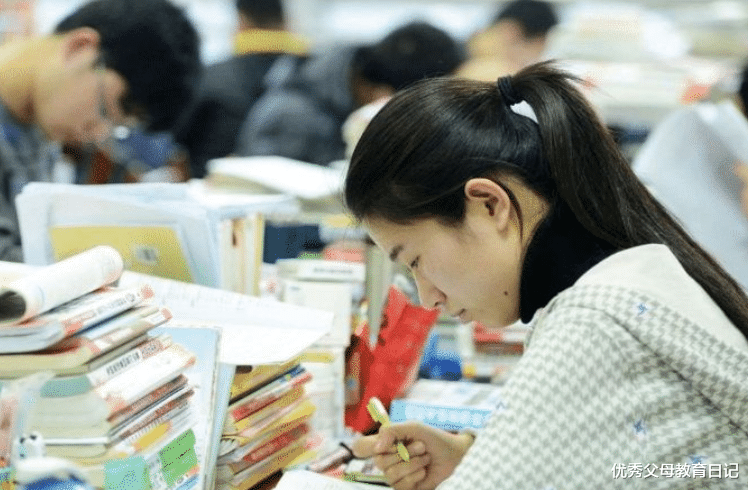 考研|考研“二战生”处境尴尬，导师宁愿要更差的“应届生”，原因心酸