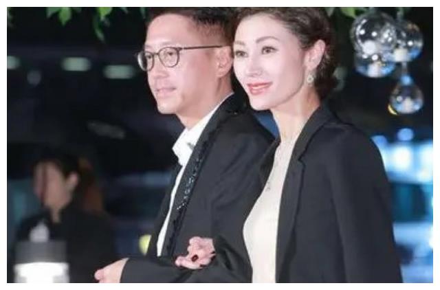 现实版“三十而已”：半个名媛圈的都来了，郭晶晶被冷落了？