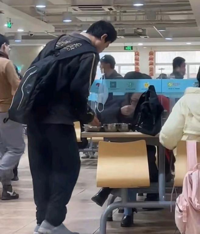 韦东奕|网友偶遇韦神又创百万点赞，被关注的背后，是更深层次灵魂的追求