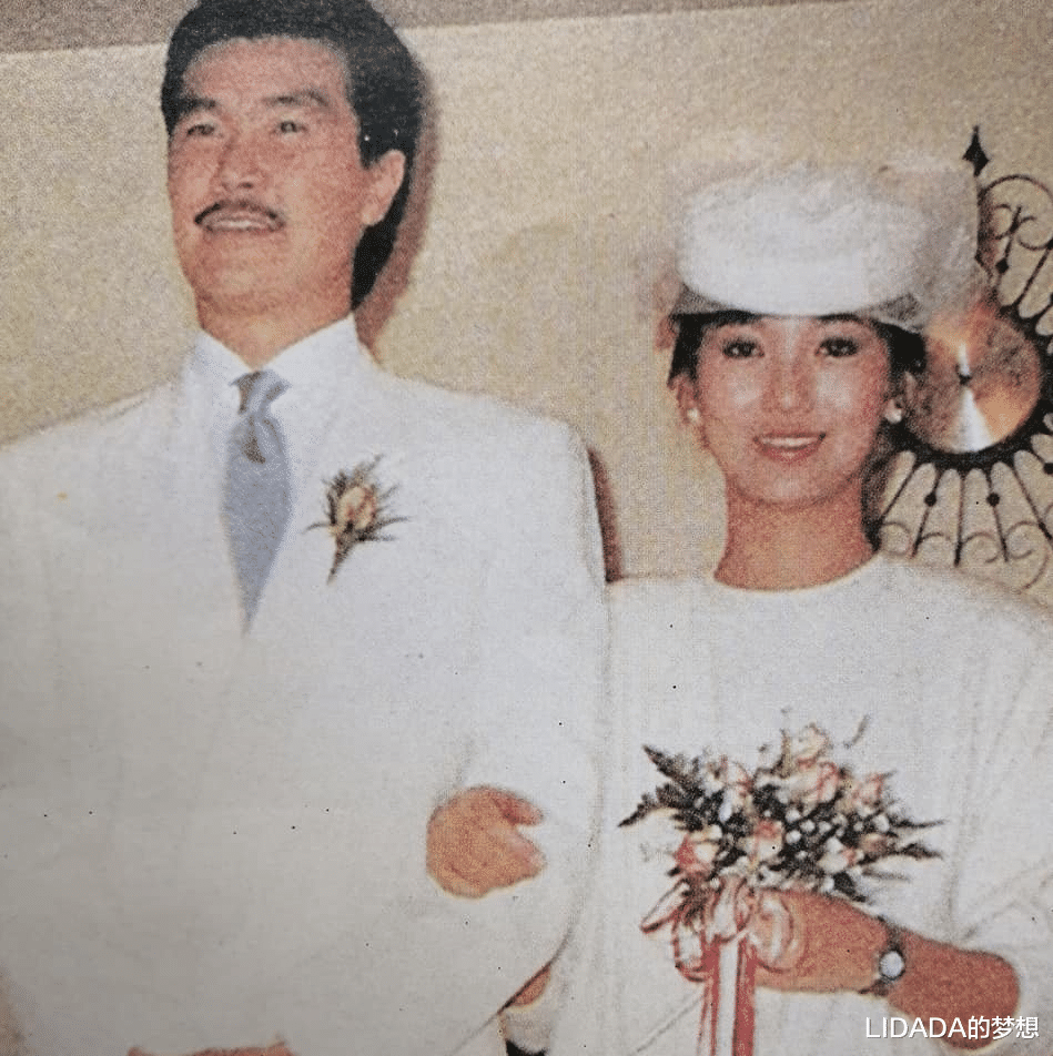 赵雅芝|赵雅芝：带两个儿子再婚嫁黄锦燊，恩爱三十多年生一子，幸福美满