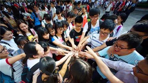 浙江省|浙江男孩林欢高考提前15分钟交卷，笑称“太简单”，后考多少分？