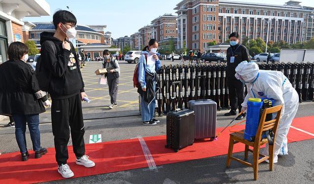 宁夏新增感染者上百例！一地中小学转为线上教学，家长：真糟心呀