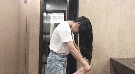 卢靖姗 洗完头发，“吹干”还是“自然干”？很多人都做错了，难怪头发油