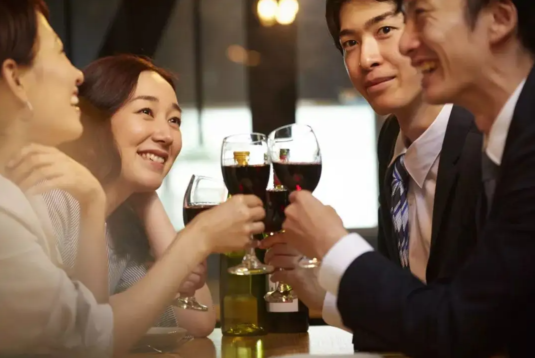 机器人|女生“理想男友”职业排行，国企职员垫底，前三名都很忙