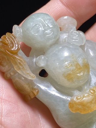 翡翠|清乾隆 老坑翡翠 黄翡俏色 双童子持如意戏金蟾 把件摆件挂件