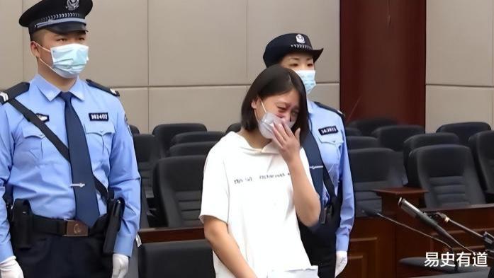 劳荣枝当庭抗议！其哥哥不认可判决结果，法官18个字斩断所有的一切幻想