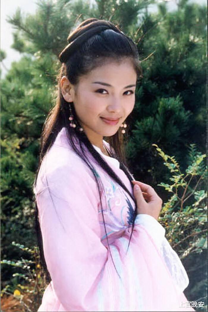 肖雄|被名字“拖累”的女星，个个貌美如花，却都有个很男人的名字