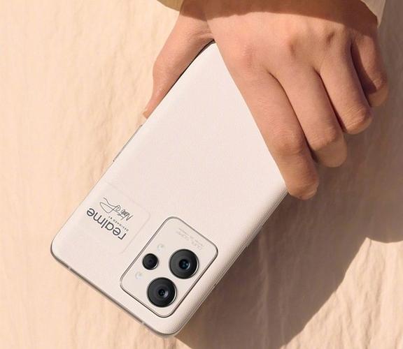 realme GT2从2799降到2099,骁龙888芯片,续航能力强大