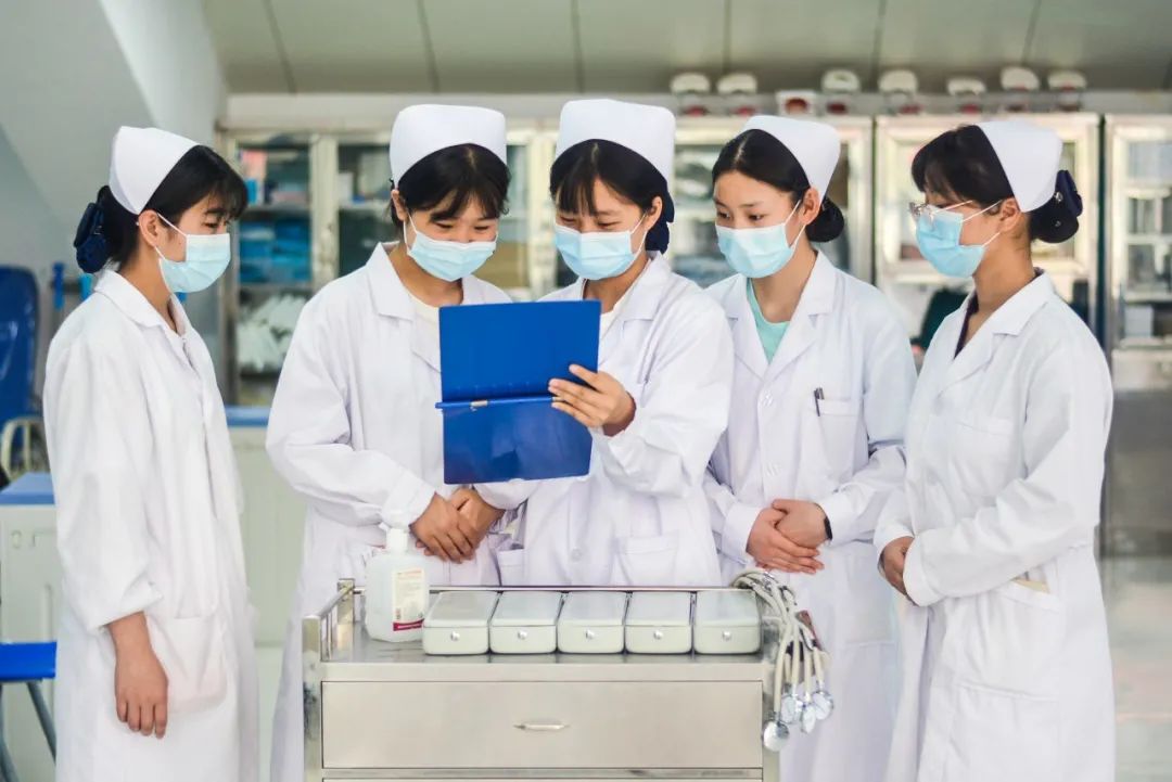 |选择>努力 || 选择一所好的中职学校很关键