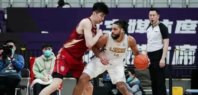 余嘉豪|CBA浙江稠州队新锐球员余嘉豪家庭背景太强了